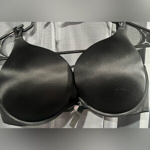 Victorias Secret bombshell plunge bra